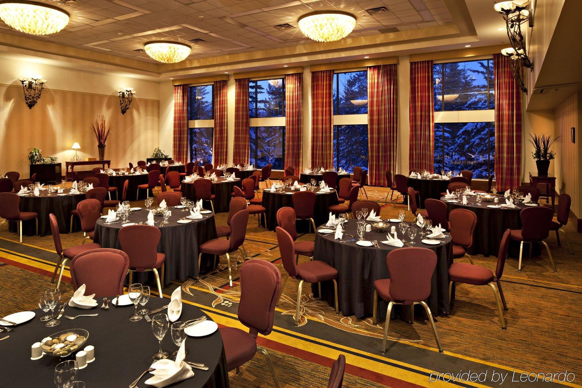 Mount Kidd Manor At Kananaskis Restaurace fotografie